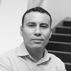Dr Carlos Nunez